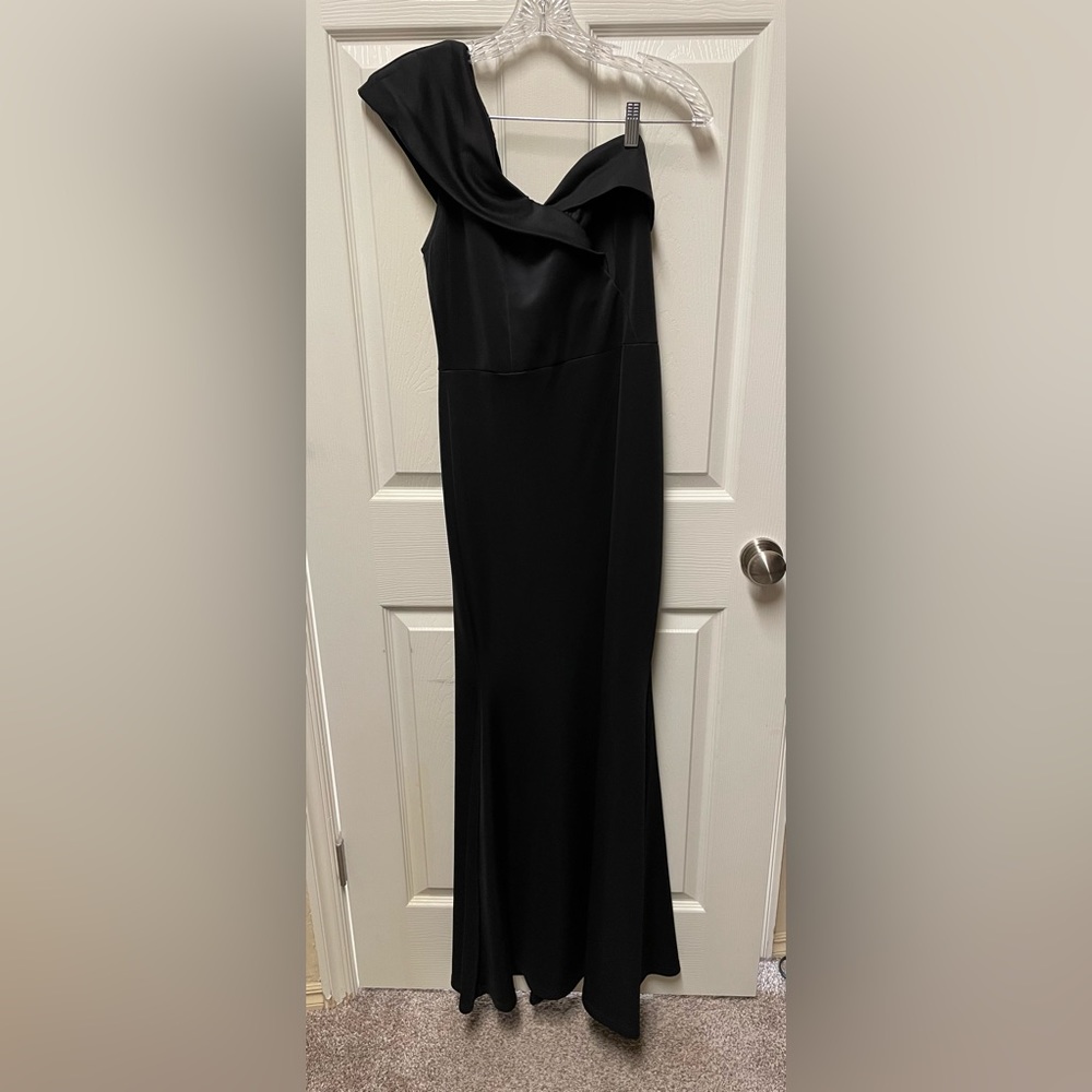 Black One Shoulder Gown
